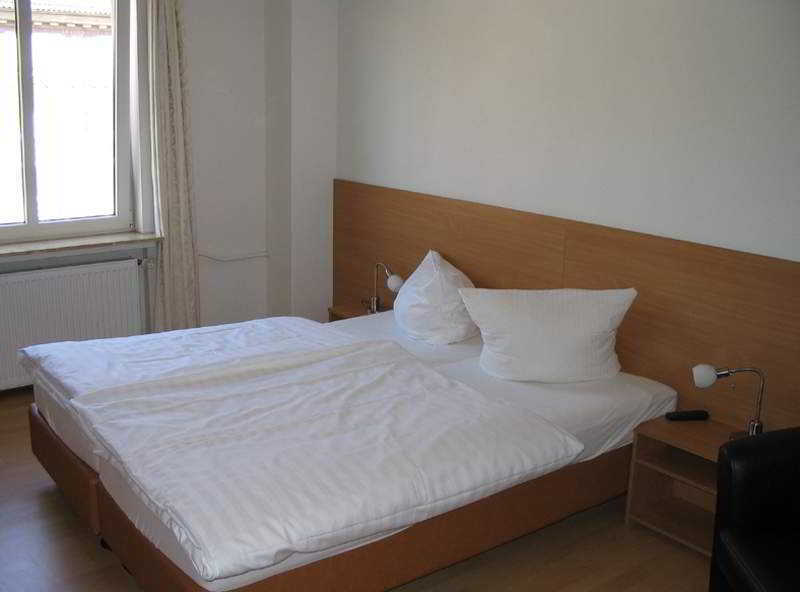 City Hotel BRE Esterno foto