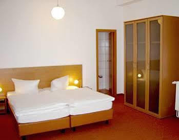 City Hotel BRE Esterno foto
